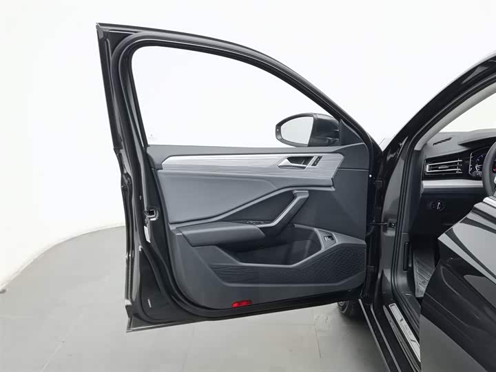 Фото 8 - Volkswagen Sagitar L