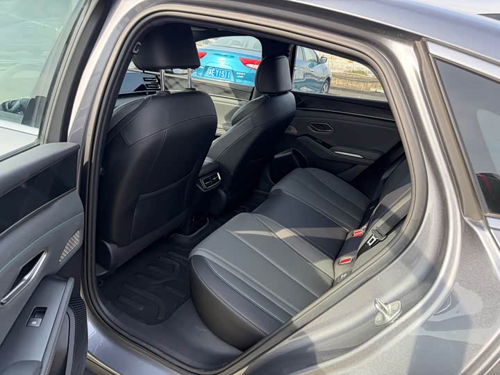 Фото 8 - BYD Qin L