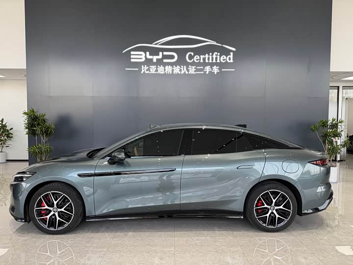 Фото 2 - BYD Han L