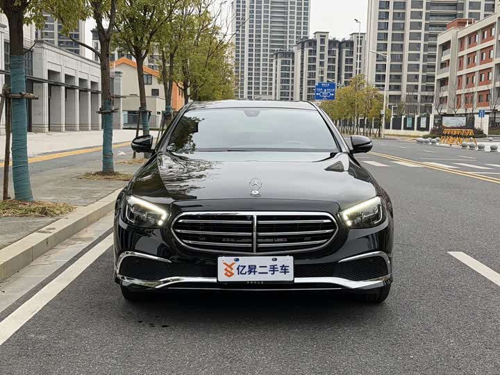 Фото 2 - Mercedes-Benz E-Class