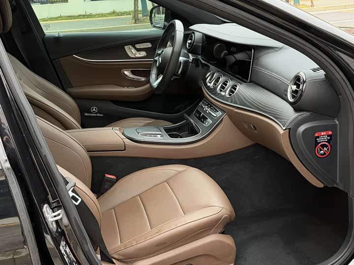 Фото 7 - Mercedes-Benz E-Class