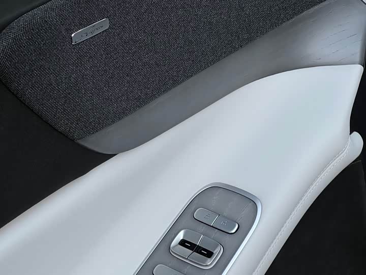 Фото 9 - XPeng X9