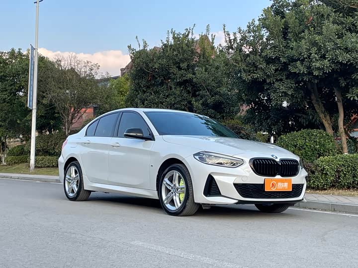 Фото 3 - BMW 1 Series