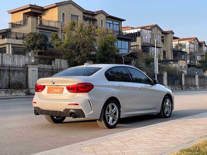 Фото 4 - BMW 1 Series