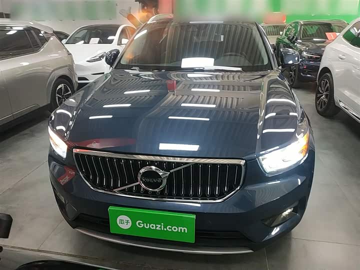 Фото 3 - Volvo XC40