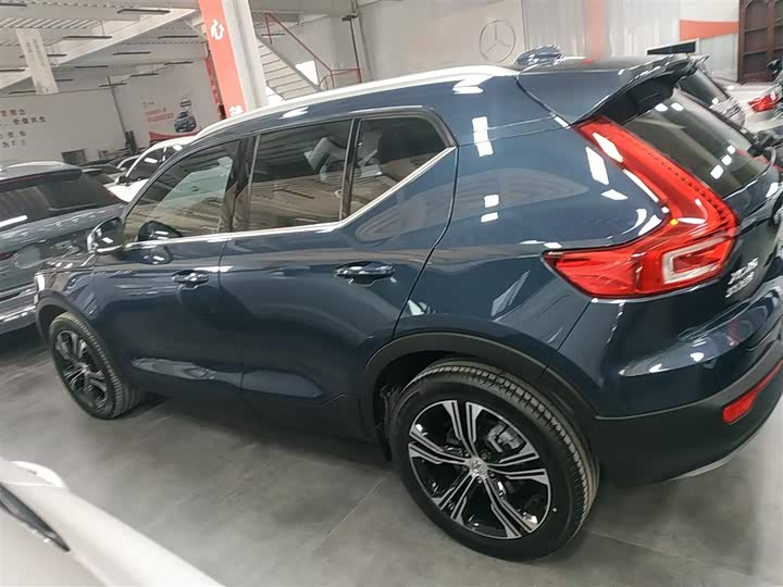 Фото 5 - Volvo XC40