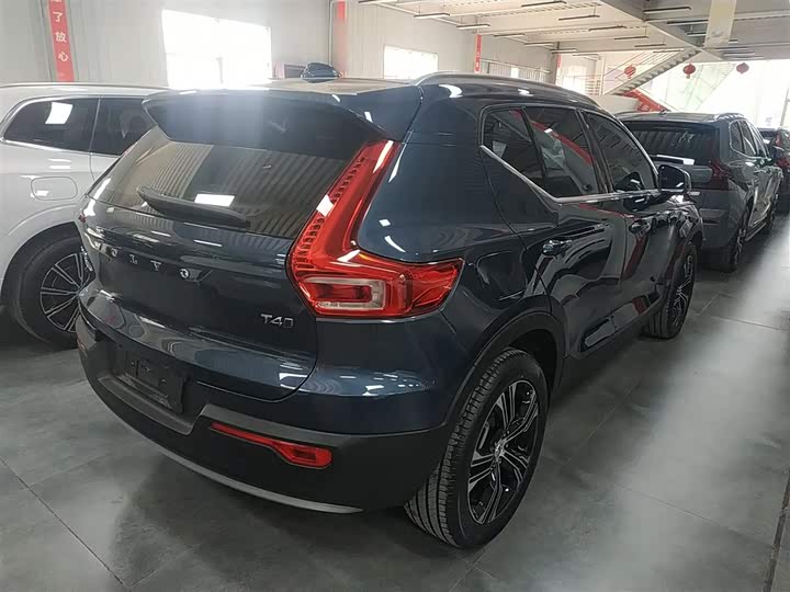Фото 7 - Volvo XC40