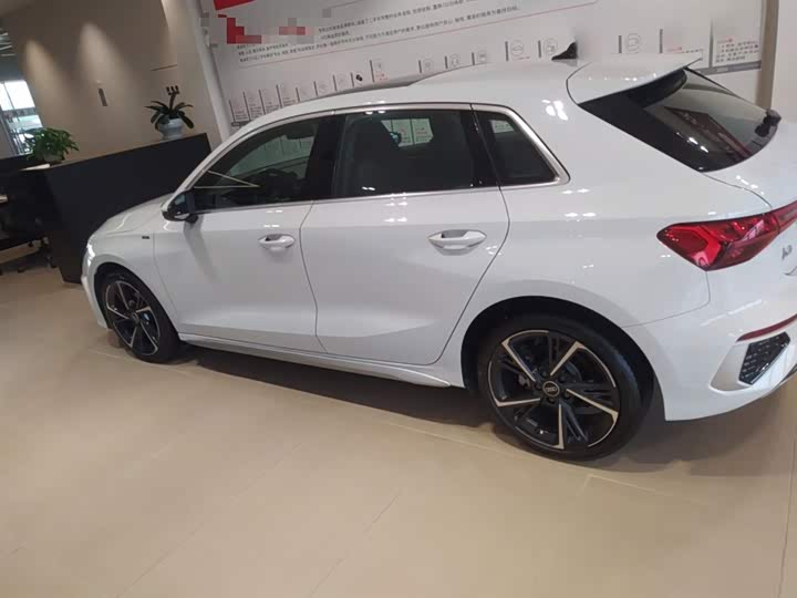 Фото 5 - Audi A3