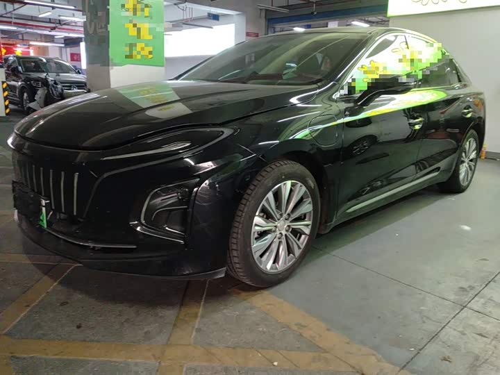 Фото 2 - Hongqi E-QM5