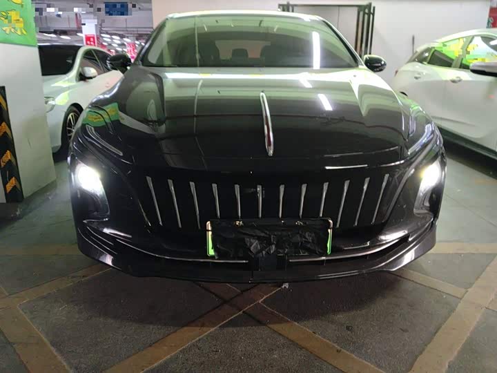 Фото 3 - Hongqi E-QM5