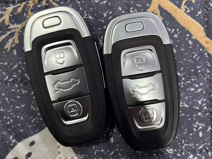 Фото 8 - Hongqi E-QM5