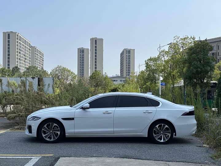 Фото 3 - Jaguar XF L