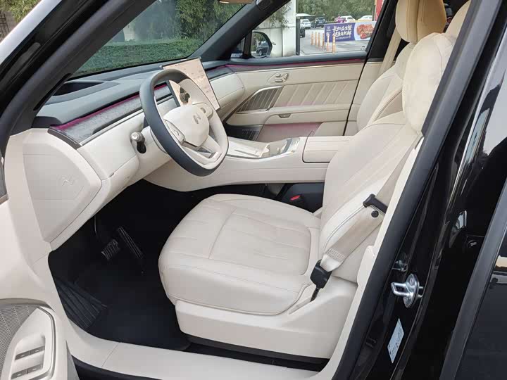 Фото 8 - Nio Onvo L90