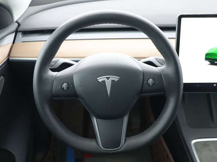 Фото 8 - Tesla Model Y
