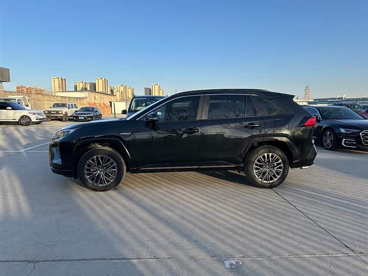 Фото 7 - Toyota Wildlander