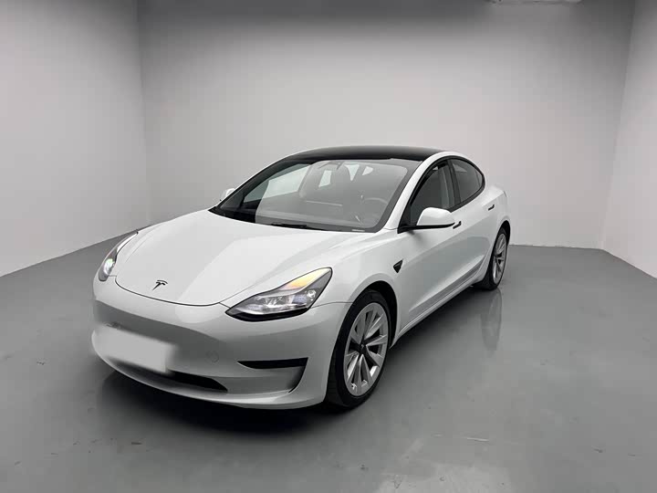 Фото 1 - Tesla Model 3