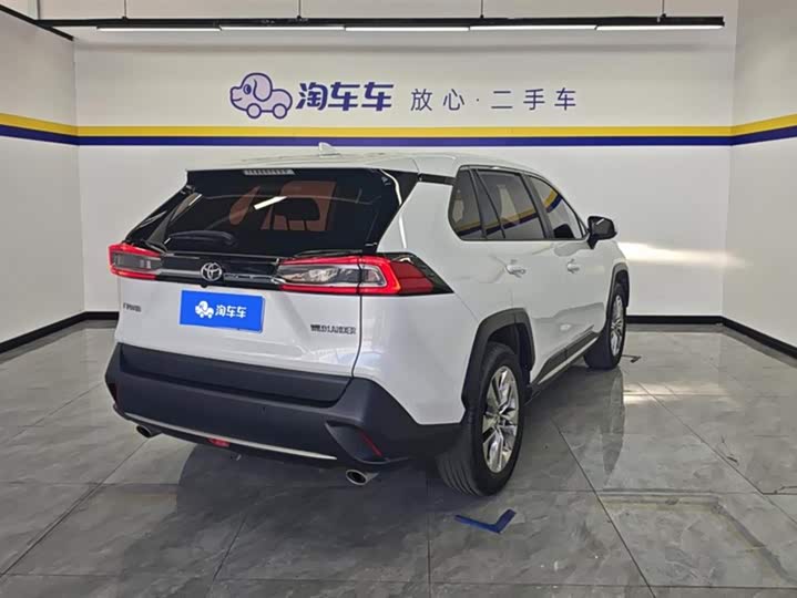 Фото 3 - Toyota Wildlander