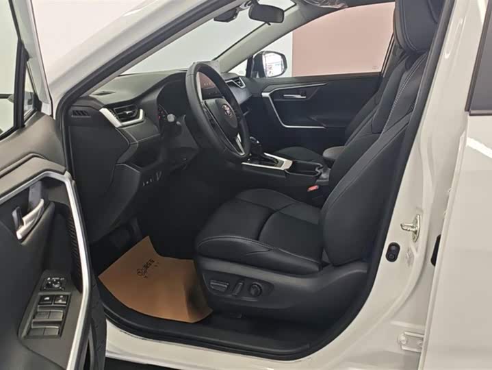 Фото 9 - Toyota Wildlander