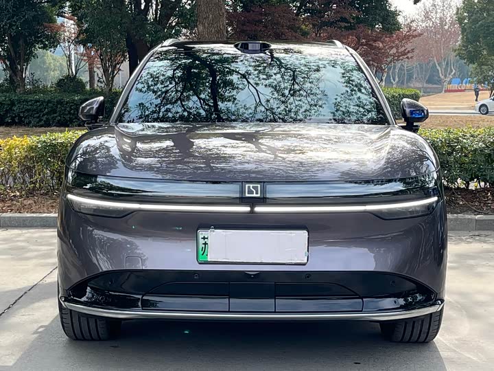 Фото 2 - Zeekr 7X