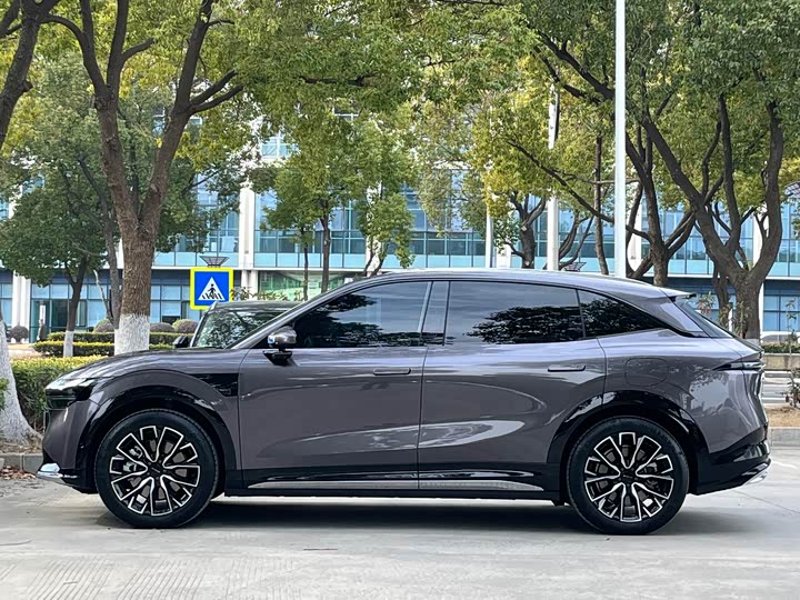 Фото 3 - Zeekr 7X