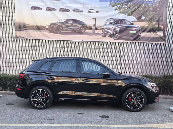 Фото 6 - Audi Q5L