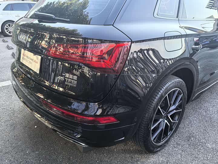 Фото 7 - Audi Q5L