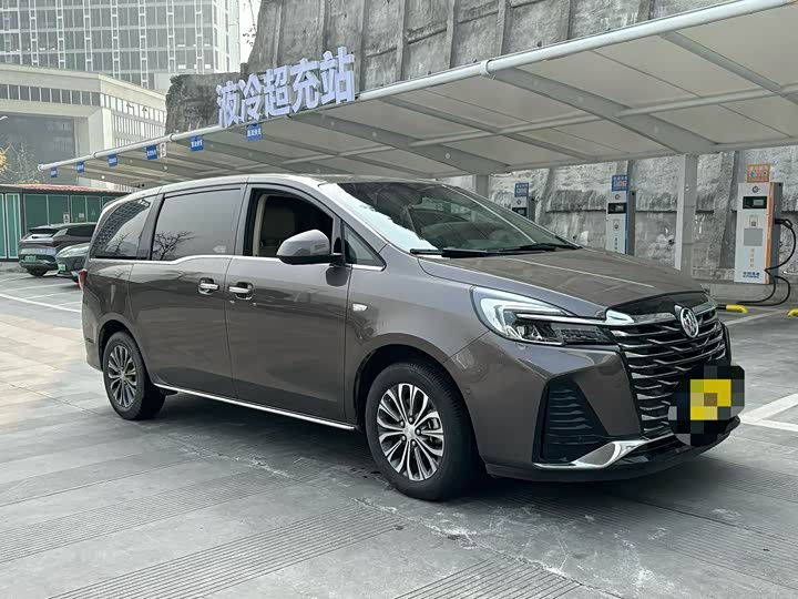 Фото 3 - Buick GL8 ES