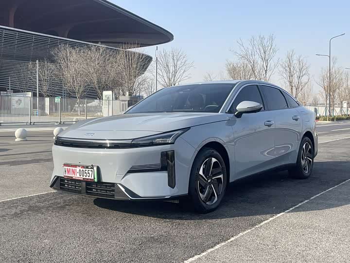 Фото 1 - Geely Galaxy L6