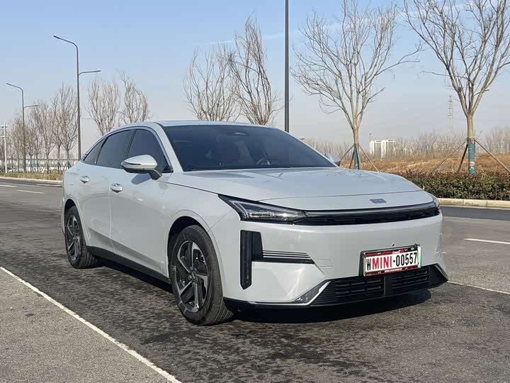 Фото 3 - Geely Galaxy L6