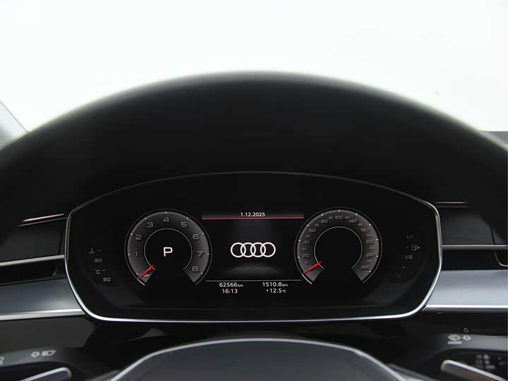 Фото 4 - Audi A8