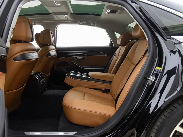 Фото 7 - Audi A8