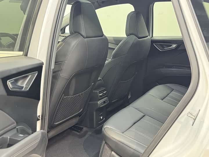 Фото 5 - Audi Q4 e-tron