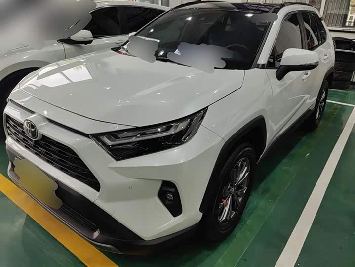 Фото 1 - Toyota RAV4