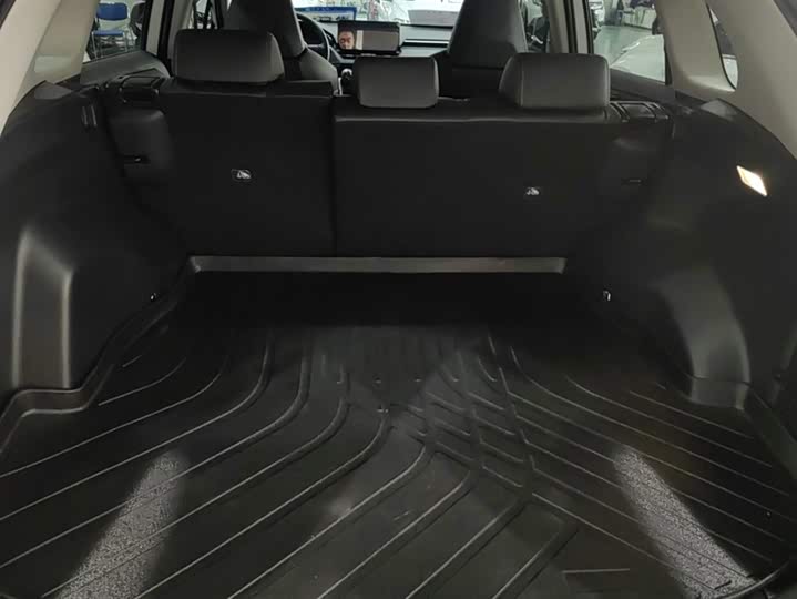 Фото 4 - Toyota RAV4