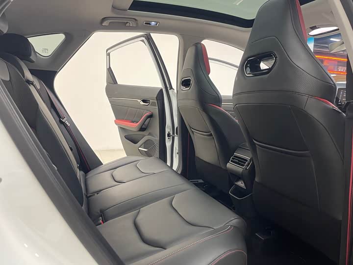 Фото 9 - Geely Emgrand GS