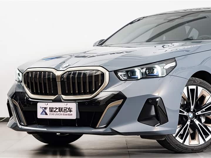 Фото 3 - BMW 5 Series