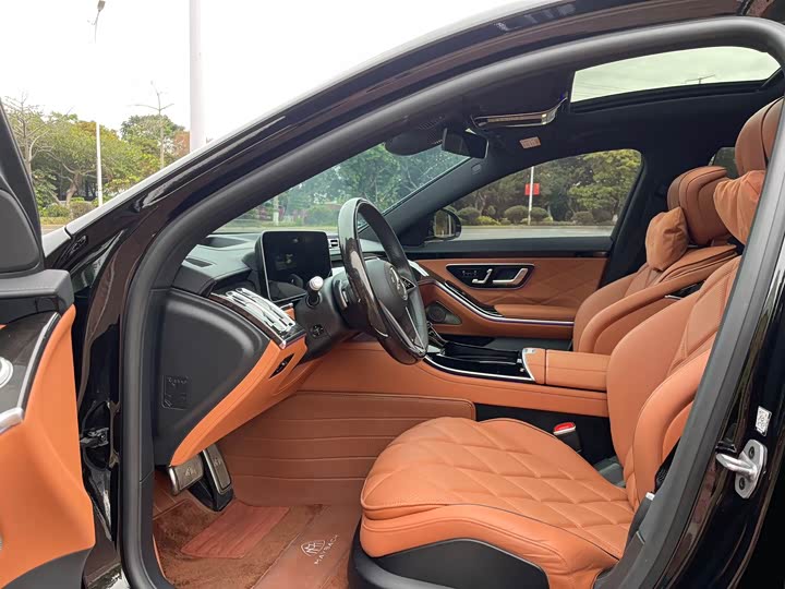 Фото 4 - Mercedes-Benz Maybach S-Class