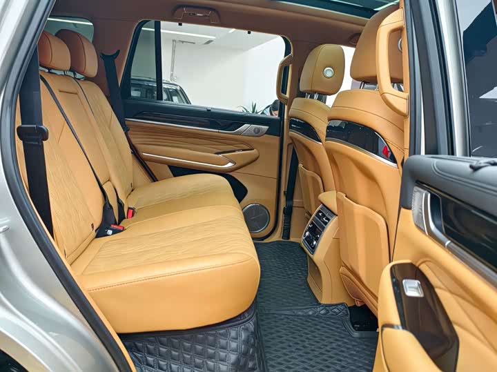 Фото 5 - Tank 500 Hybrid