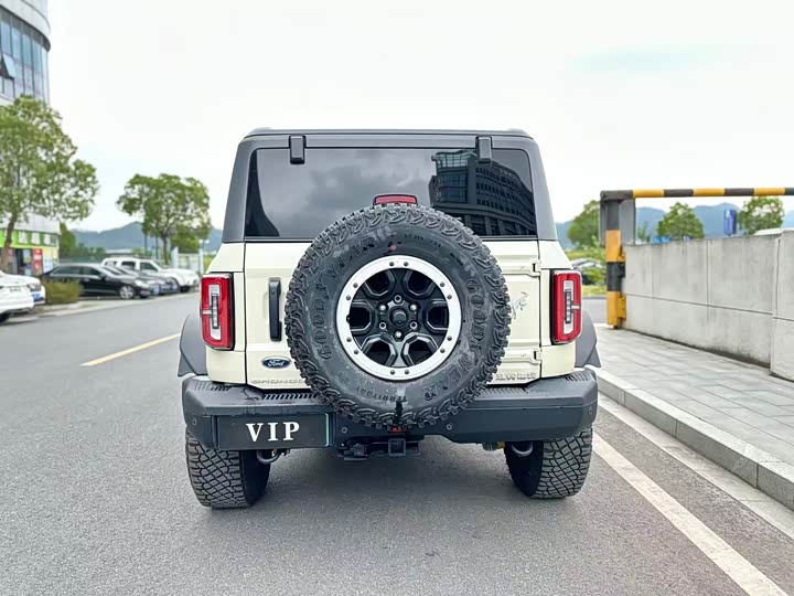 Фото 5 - Ford Bronco