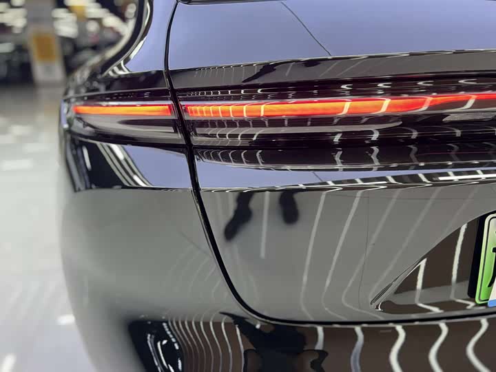 Фото 8 - Nio ET5T