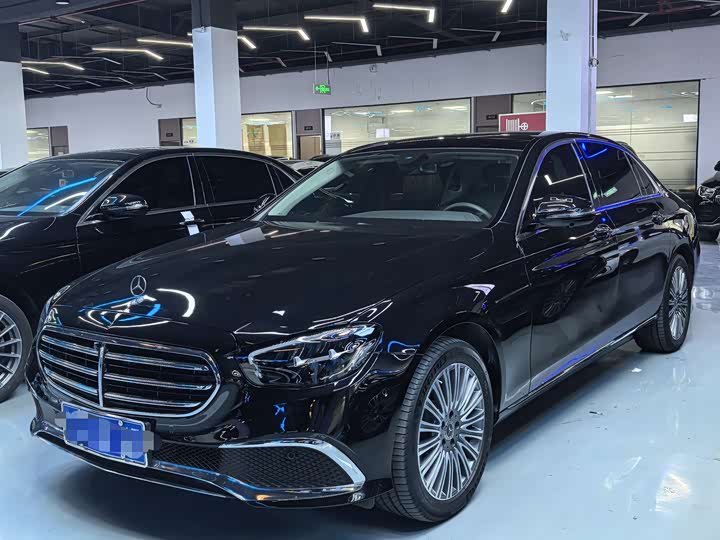 Фото 1 - Mercedes-Benz E-Class