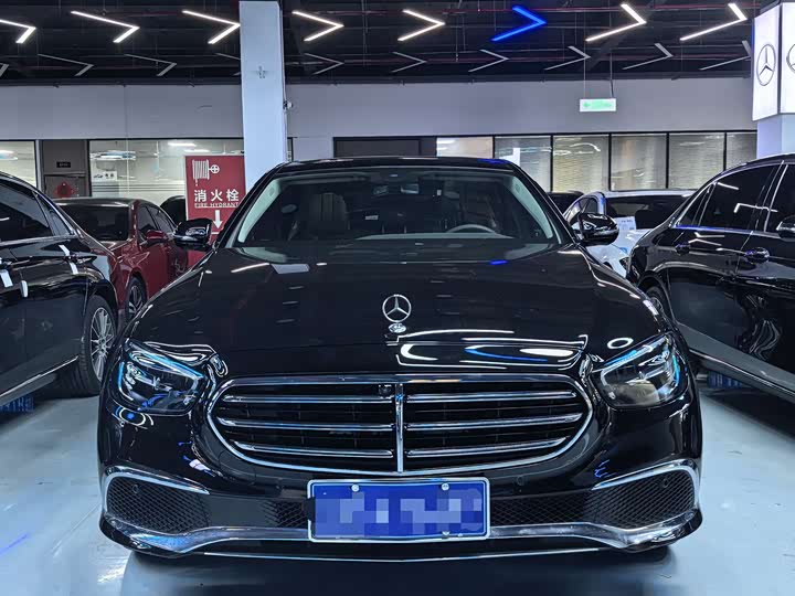 Фото 2 - Mercedes-Benz E-Class