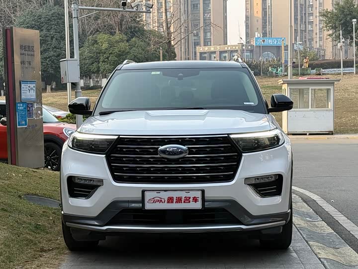 Фото 2 - Ford Explorer