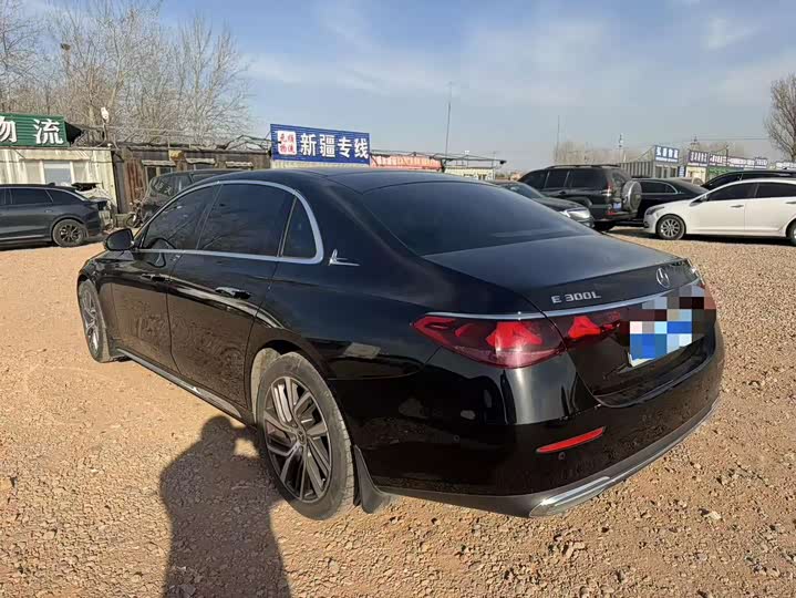 Фото 4 - Mercedes-Benz E-Class