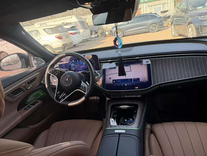 Фото 7 - Mercedes-Benz E-Class