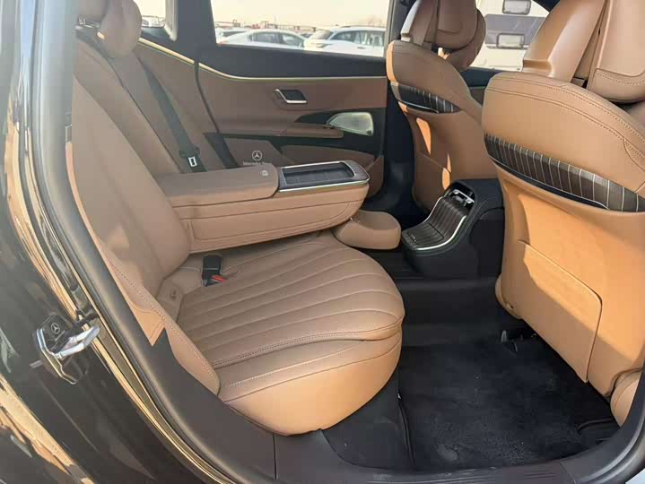 Фото 8 - Mercedes-Benz E-Class