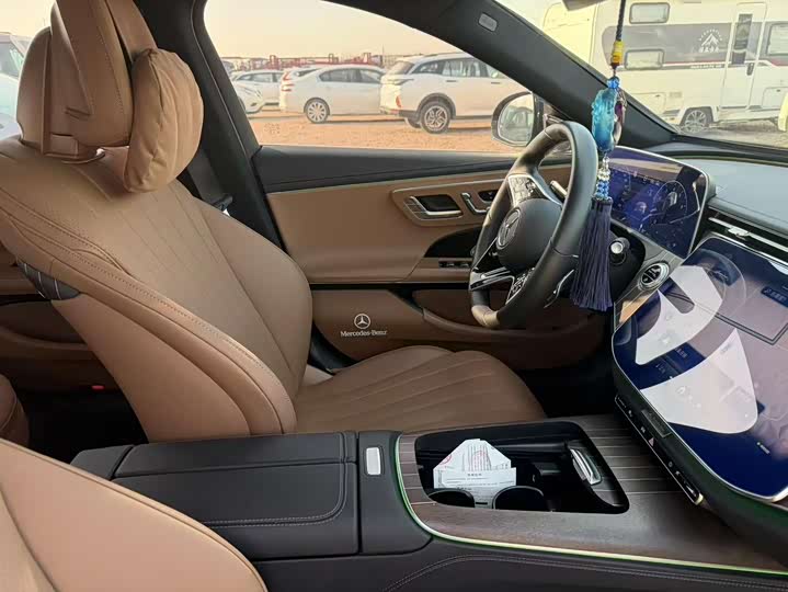 Фото 9 - Mercedes-Benz E-Class