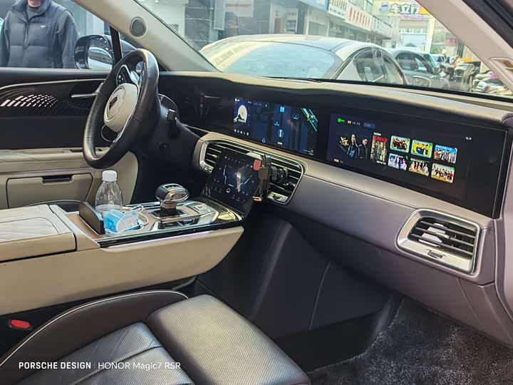 Фото 6 - Hongqi E-HS9