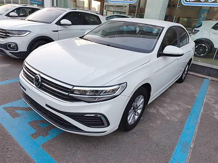 Фото 1 - Volkswagen Bora