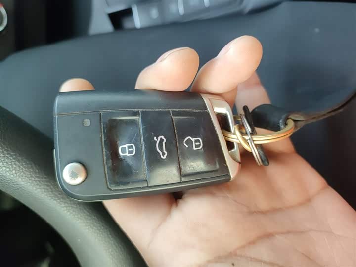 Фото 9 - Volkswagen Lavida